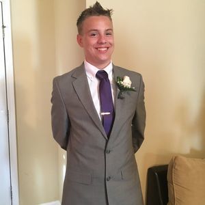 Meet your Posher, Everett